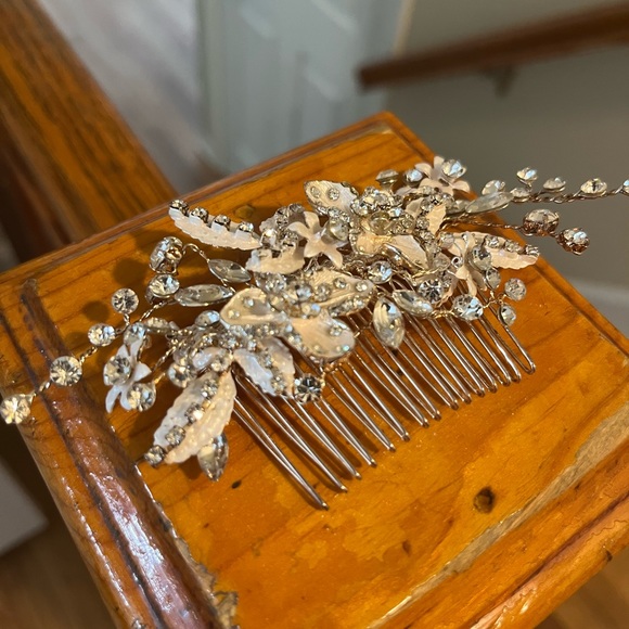 NEVER WORN Beautiful wedding hair comb - Picture 4 of 4